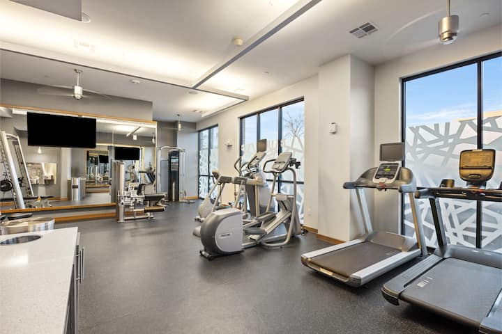 f2eb63a2-be68-4c02-beaa-f2741e4fe7f8